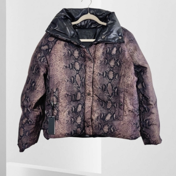 New BlankNYC x Revolve Reversible Snake Print Puffer Jacket - Picture 7 of 10